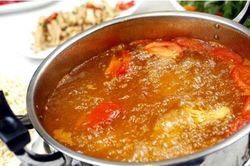 Chuyên gia khuyến cáo: 4 lưu ý khi ăn lẩu để bảo vệ sức khỏe cả nhà