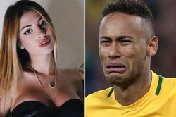 Người mẫu Italy phớt lờ Neymar