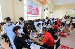 Trường ĐH Tiền Giang hiến tặng 411 đơn vị máu