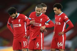 CLB Liverpool phạm sai lầm với Thiago?