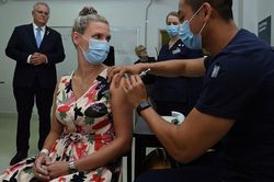 5 nước nhất trí phê duyệt nhanh vắcxin ngừa các biến thể mới của virus