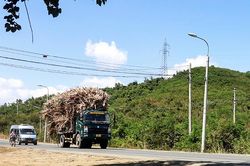 Siết chặt tải trọng xe trên Quốc lộ 26