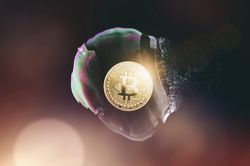 Giá Bitcoin và cổ phiếu cùng lao dốc