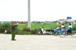 'Cảnh sát giao thông' tuổi 62