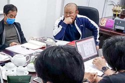 HLV Park Hang Seo đi làm…