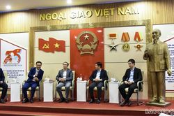 Bí quyết để cán bộ ngoại giao trẻ có nhiệm kỳ đầu tiên thành công