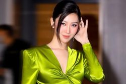 Thúy Ngân vẫn giữ được dáng nuột nà sau Tết