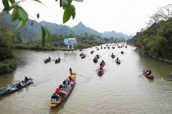 Yêu cầu đảm bảo an toàn khi Chùa Hương đón khách trở lại