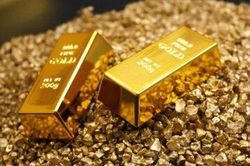 Giá vàng ngày 5/3: Giá vàng 'lao đao' thấp nhất trong 8 tháng qua