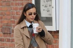 Siêu mẫu Irina Shayk xinh đẹp đưa con gái cưng đi ăn
