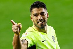 'Barca phạm sai lầm lớn khi để Suarez ra đi'
