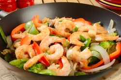Tôm xào rau củ đậm đà, ngon cơm