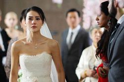 Lời đề nghị của người tình cũ khiến cô dâu trẻ tái mặt