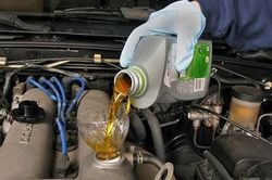 Thời điểm xe ôtô cần được thay dầu nhớt động cơ