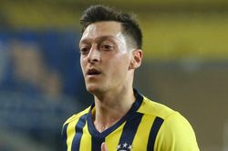 Bi kịch của Ozil ở Fenerbahce