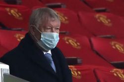 Sir Alex Ferguson nhớ lại khoảnh khắc cận kề cái chết