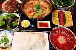 Công thức nấu 10 món lẩu đơn giản, ngon miệng... giúp chàng ghi điểm tuyệt đối ngày 8/3