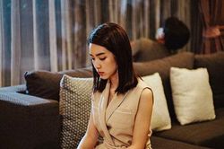 Đắn đo nói sự thật với người yêu cũ sau 8 năm bí mật sinh con