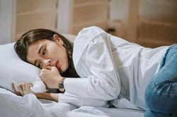 Chồng bảo đưa tiền để anh đi đặt cọc mua nhà, tôi hí hửng tưởng sắp có nhà mới nào ngờ lại nhận về cú sốc