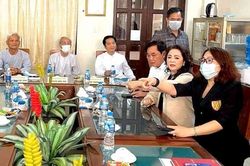 Ông Võ Hoàng Yên xin trả lại tiền, vợ ông Dũng 'lò vôi' đòi lột trần sự lừa đảo