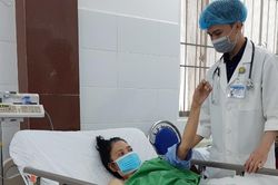 Hai người bị đột quỵ được bác sĩ cứu kịp thời