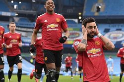 Cuộc đua Top 4 Ngoại hạng Anh: MU, Leicester bứt phá mạnh mẽ. Liverpool tụt dốc không phanh