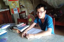Chàng sinh viên ngành Y không từ bỏ ước mơ
