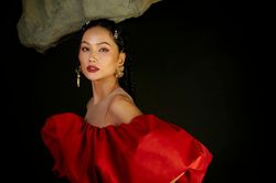 Hoa hậu H'Hen Niê gửi gắm những thông điệp về phụ nữ trong bộ ảnh mừng 8-3