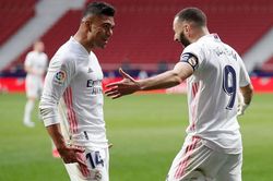 Benzema cứu Real khỏi thất bại ở derby Madrid