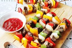 Mẹo làm thịt xiên nướng rau củ mềm ngon như tiệc nướng BBQ