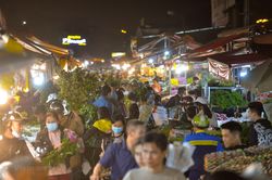 Cảnh nhộn nhịp ở chợ hoa lớn nhất Thủ đô trước ngày 8/3