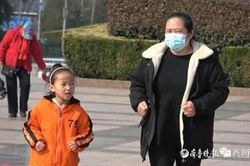 Cô bé 7 tuổi ngày nào cũng chạy 10km, biết lý do ai cũng rưng rưng