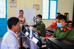 TP Bảo Lộc triển khai làm căn cước công dân gắn chíp điện tử lưu động