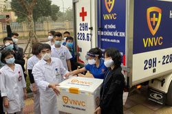 Cận cảnh những liều vắc xin Covid-19 tại điểm tiêm đầu tiên của Hà Nội
