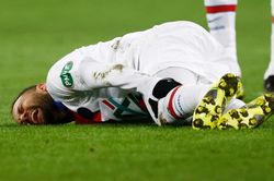 Chấn thương bí ẩn của Neymar
