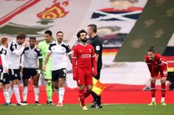 Liverpool lập kỷ lục về những cú sút vô hại sân nhà
