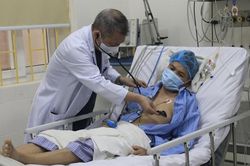 Hà Nội: Hành trình 'cân não' cứu người đàn ông ngưng tim, ngừng thở