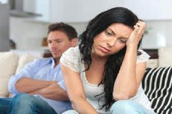 Kỳ lạ ông bố vạch trần con gái ngoại tình giúp con rể giành lại tài sản