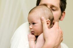 Cái kết bất ngờ cho người chồng đi ngoại tình để tìm con
