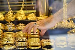 Giá vàng hôm nay 9/3: Giá vàng thế giới lao dốc, giá vàng trong nước ổn định