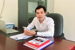 Thầy hiệu trưởng 'đặc biệt' nơi vùng sơn cước