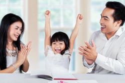 Bạn chọn làm cha mẹ tốt hay cha mẹ thông thái