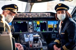 Một năm khác lạ của phi công trên toàn thế giới