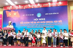 Xung quanh thông tin 'từ 10/3, sinh con một bề được hỗ trợ mua BHYT, miễn giảm học phí: Tổng cục Dân số nói gì?