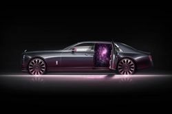 Ngắm nhìn vũ trụ trong siêu xe Rolls Royce