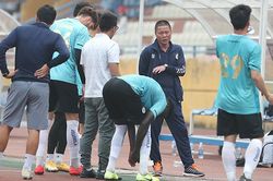 Chuyên gia Trần Bình Sự: 'Chờ đợi những bất ngờ tại V-League'