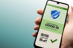 Quốc gia đầu tiên cấp 'hộ chiếu vaccine'
