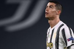 Ronaldo kém duyên, Juventus bị loại khỏi Champions League