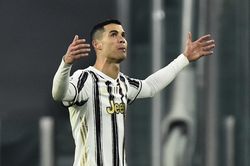 HLV Pirlo nói gì sau khi Juventus bị loại ở Champions League?