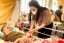 Trịnh Kim Chi tiết lộ tình hình sức khỏe nghệ sĩ Hoàng Lan và kêu gọi giúp đỡ